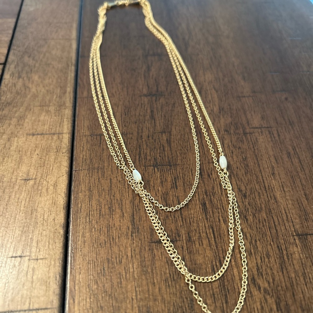 Vintage Avon Triple Strand Necklace with Mother of Pearl - Picture 9 of 10